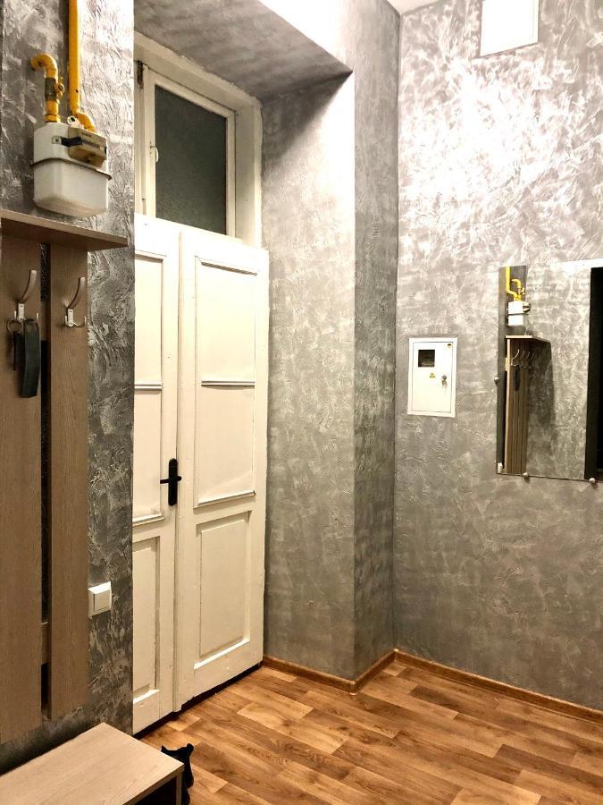Romantic Apartments - City Center 5 15 Lviv Ngoại thất bức ảnh