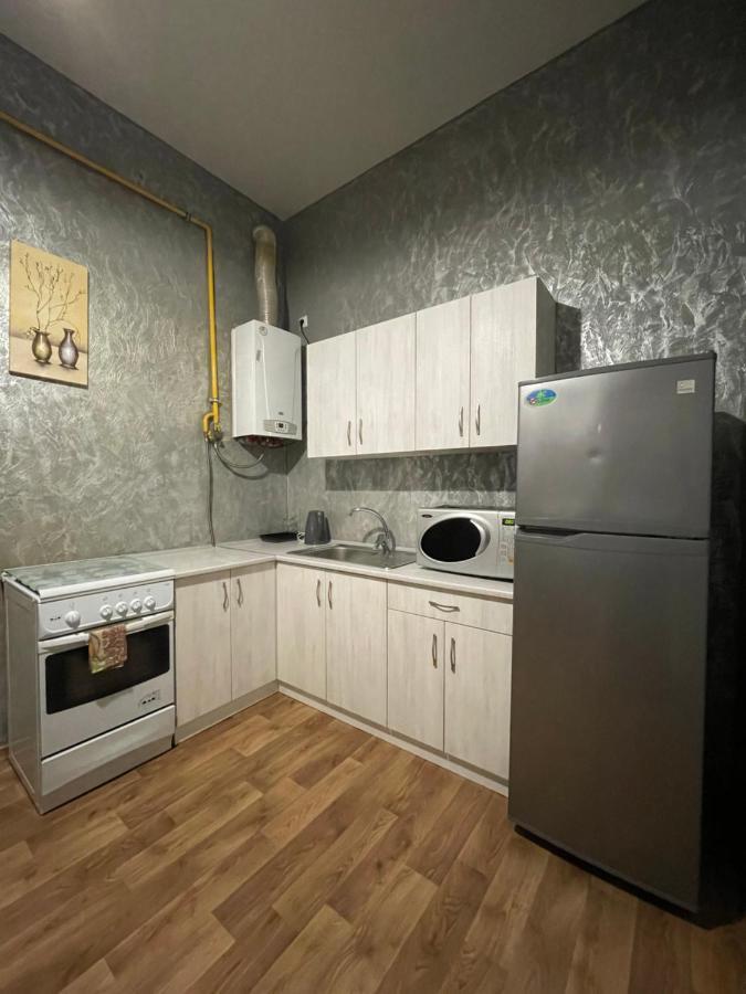 Romantic Apartments - City Center 5 15 Lviv Ngoại thất bức ảnh