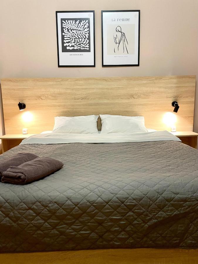 Romantic Apartments - City Center 5 15 Lviv Ngoại thất bức ảnh