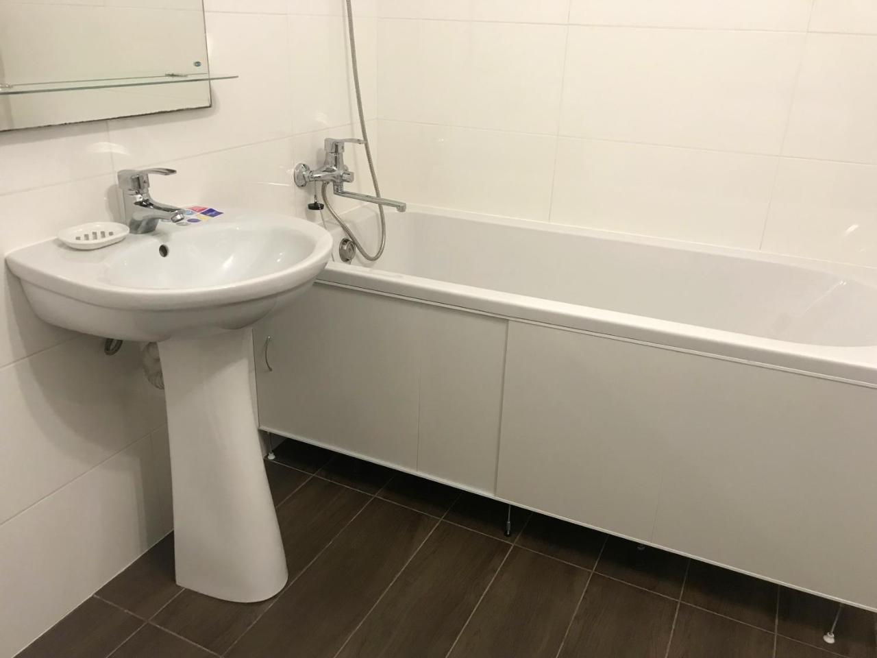Romantic Apartments - City Center 5 15 Lviv Ngoại thất bức ảnh